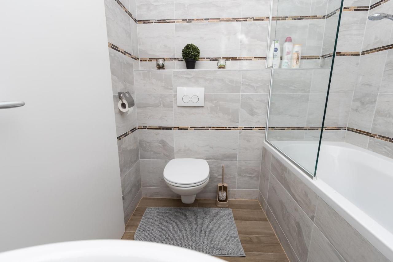 Comfortable Romantic 1 Bedroom Apartment Near Augarten Вена Экстерьер фото